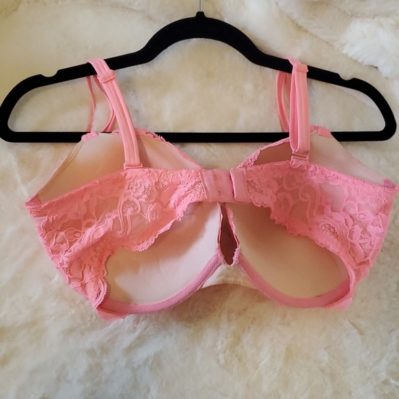 SOLD!! VICTORIA'S SECRET Pink Crystal Bra - 36DD - Picture 4 of 8